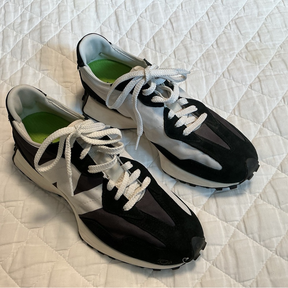 Men’s new balance 327 Sneakers size 9
